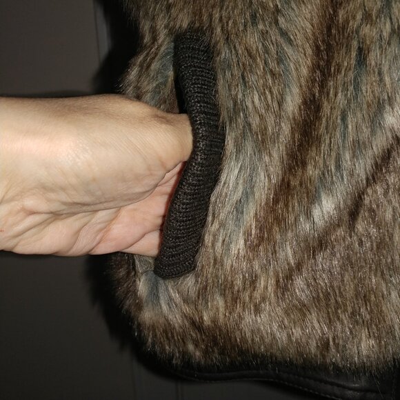 AMX: Brown/Cream Faux Fur Zip-Up Vest - Women's Size Large - NWOT - Picture 8 of 10